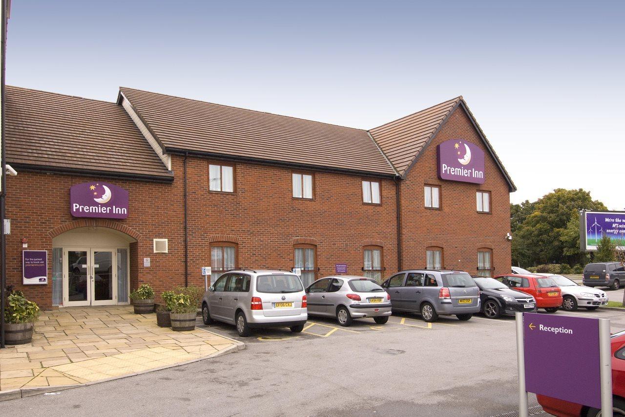 Premier Inn Manchester Trafford Centre North Екстериор снимка