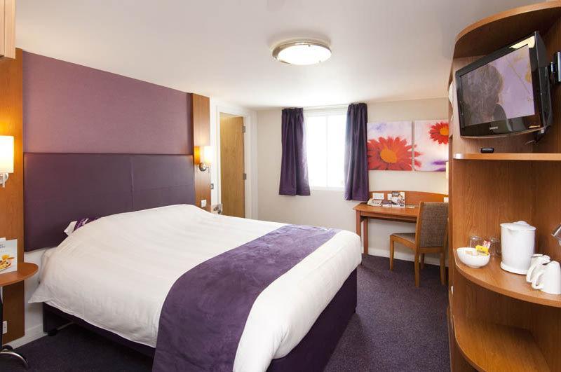 Premier Inn Manchester Trafford Centre North Екстериор снимка