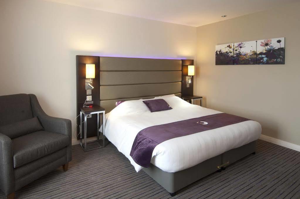 Premier Inn Manchester Trafford Centre North Екстериор снимка